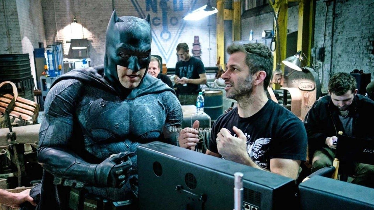 Zack Snyder visita a Warner Bros. e agita fãs do SnyderVerse